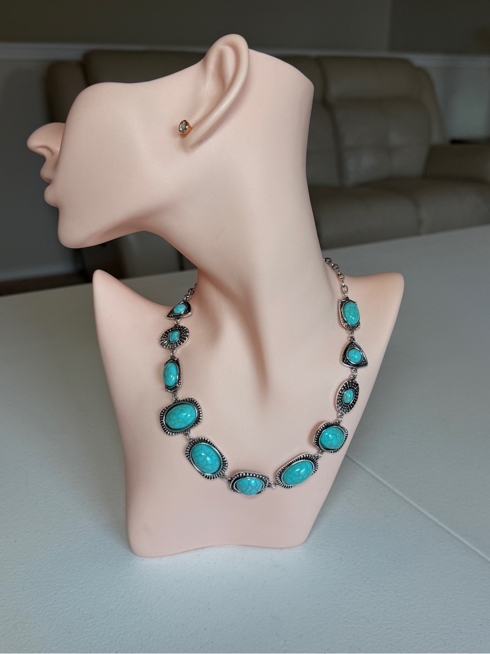 Western Turquoise Stone Silver Necklace - Picture 4 of 11